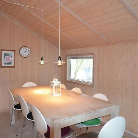 Tatil Evi 4 Bedroom Nice Home In Idestrup